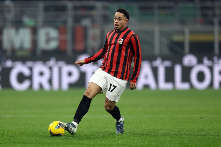 九游体育正规吗-德天空：利兹联和米兰接近就奥卡福转会达成协议，费用约2000万欧