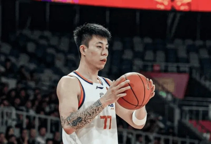 九游正版入口-3将引领上海入正轨！张镇麟+白边统治2位置，偰李永炜巩固衔接段|哈桑·怀特塞德|球员|比赛|内线|奎因_新浪体育_新浪新闻